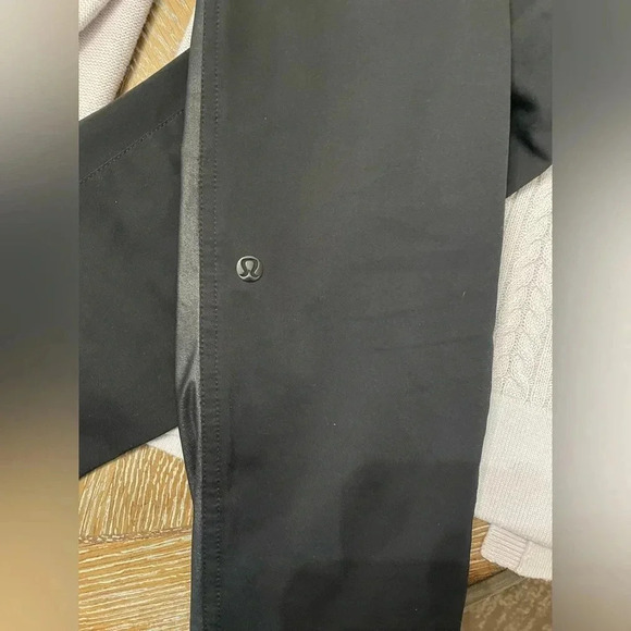 Lululemon Here To There Black Trouser Pants Size 6 - Picture 13 of 16